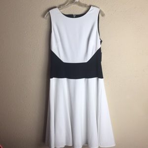 New With Tags Ellen Tracy Colorblock Dress Size: 8
